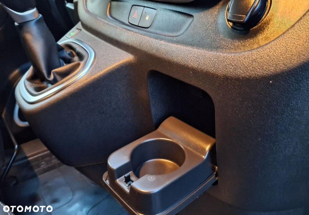Renault Trafic - 21