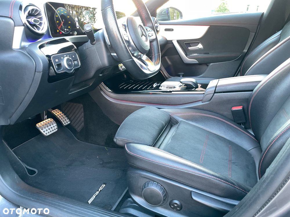 Mercedes-Benz CLA 180 AMG Line 7G-DCT - 17