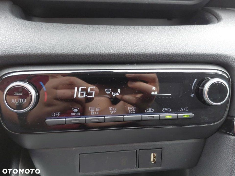 Toyota Yaris - 24