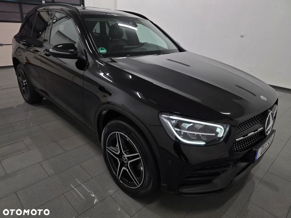 Mercedes-Benz GLC 300 de 4Matic 9G-TRONIC AMG Line Plus - 29