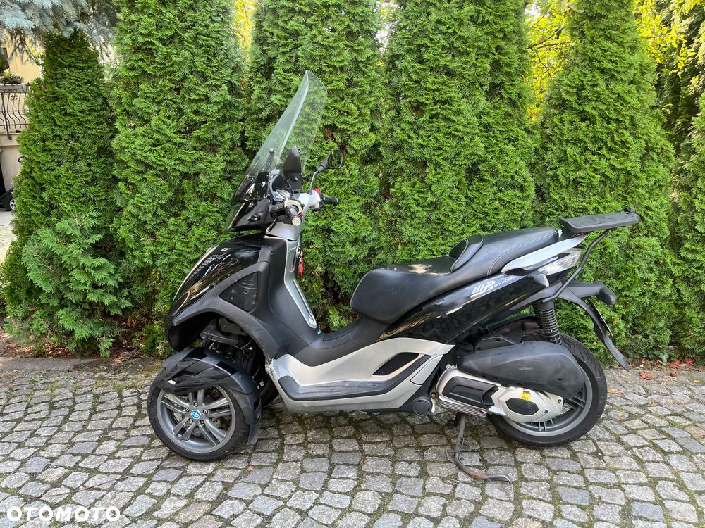 Piaggio MP-3 - 11