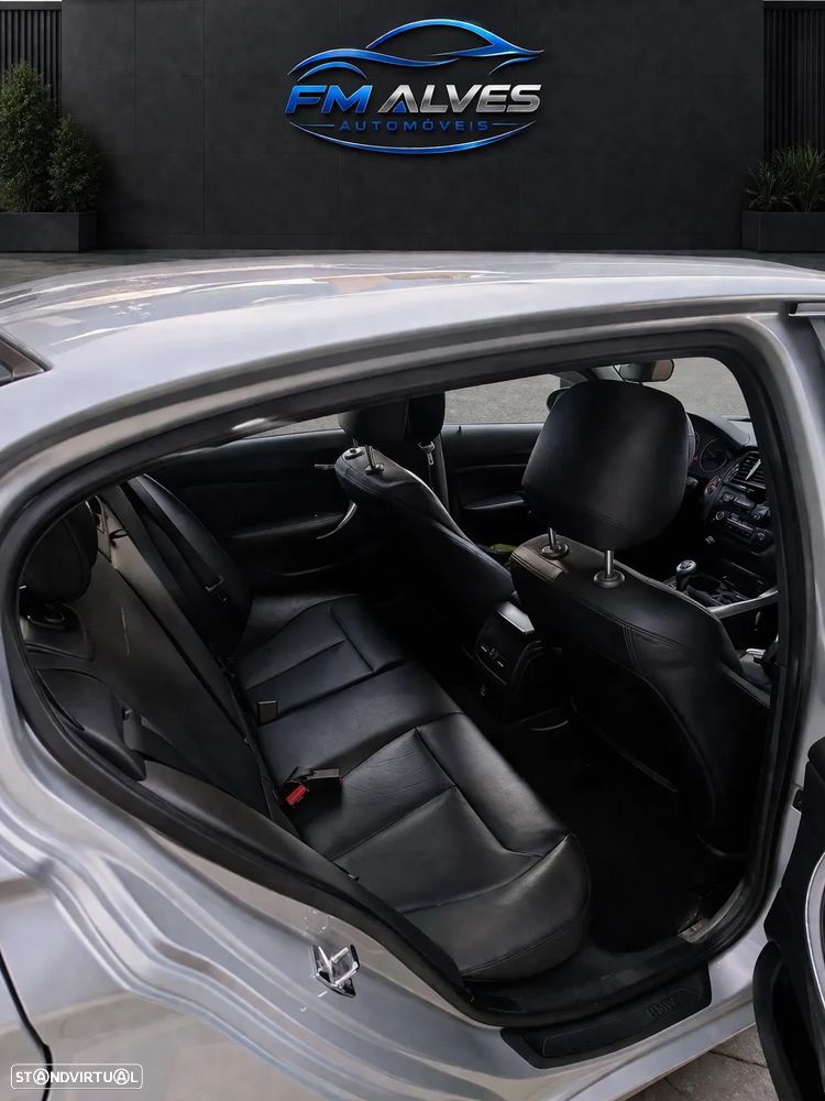 BMW 118 d Sport Line - 14