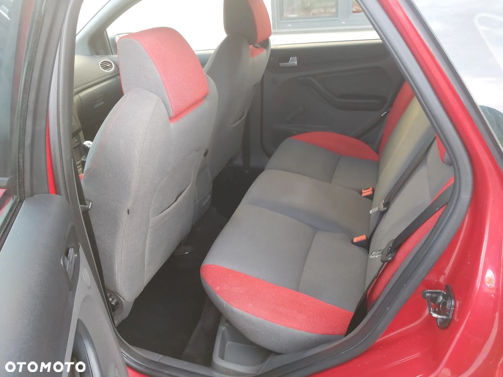 Ford Focus 2.5 ST - 13