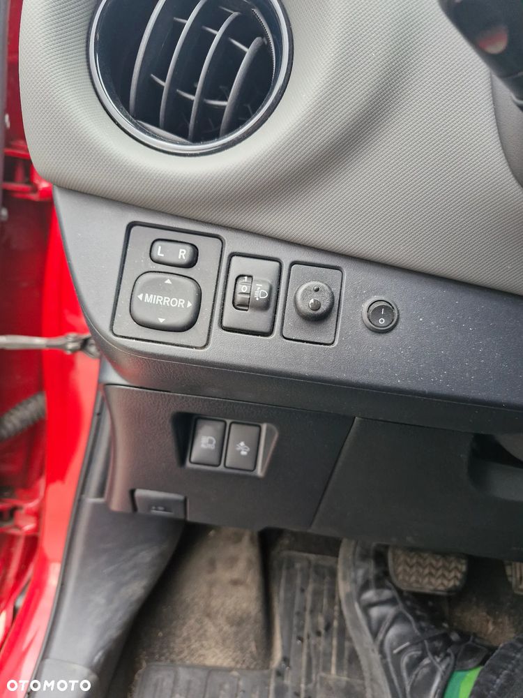 Toyota Yaris Hybrid 100 Active EU6 - 11