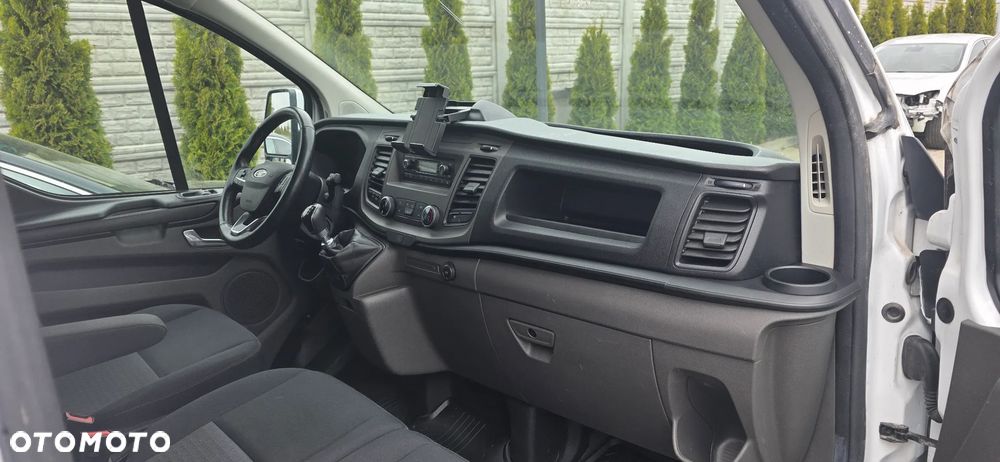 Ford TRANSIT CUSTOM - 12
