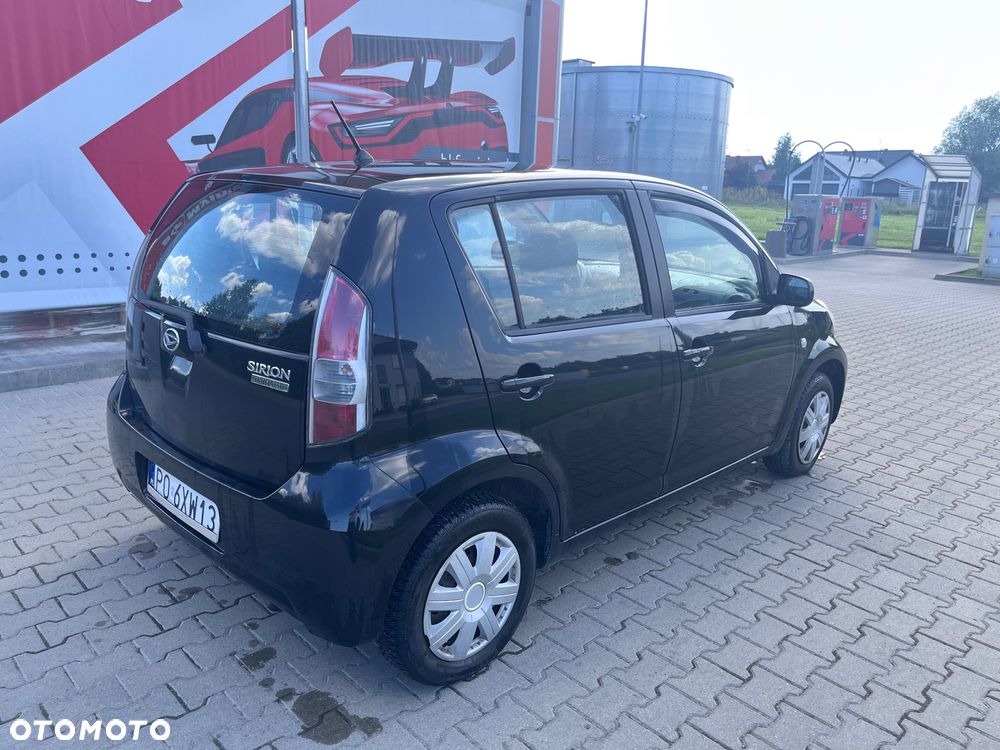 Daihatsu Sirion 1.0 - 6