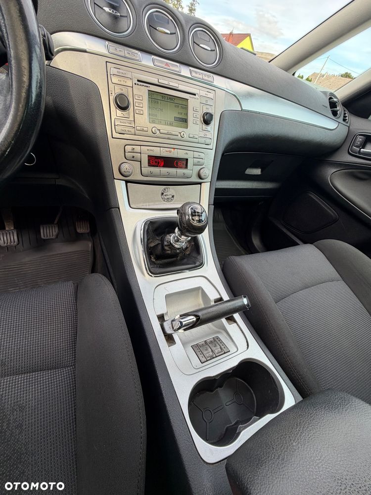 Ford S-Max - 16