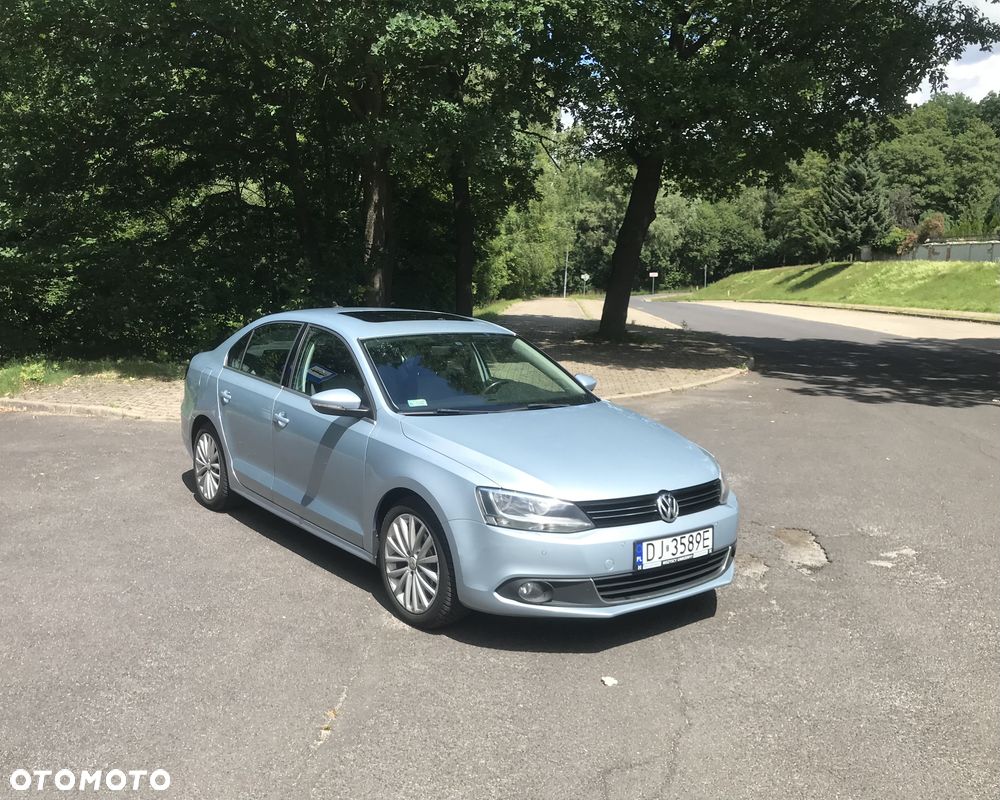 Volkswagen Jetta 1.6 TDI Highline DSG - 4