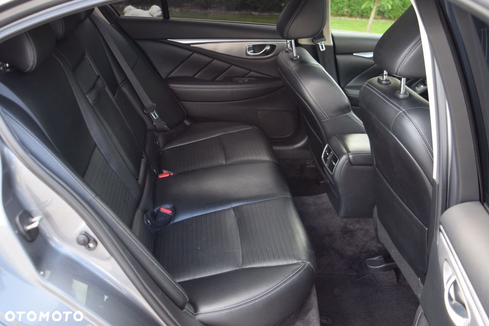 Infiniti Q50 2.0t Sport Sound Studio by Bose - 27