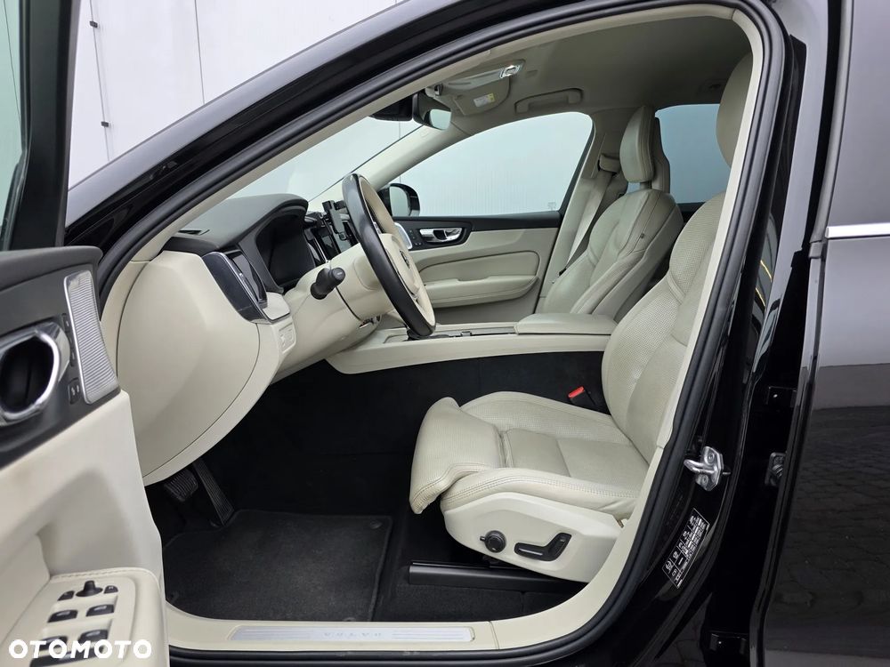 Volvo XC 60 D5 AWD Inscription - 11