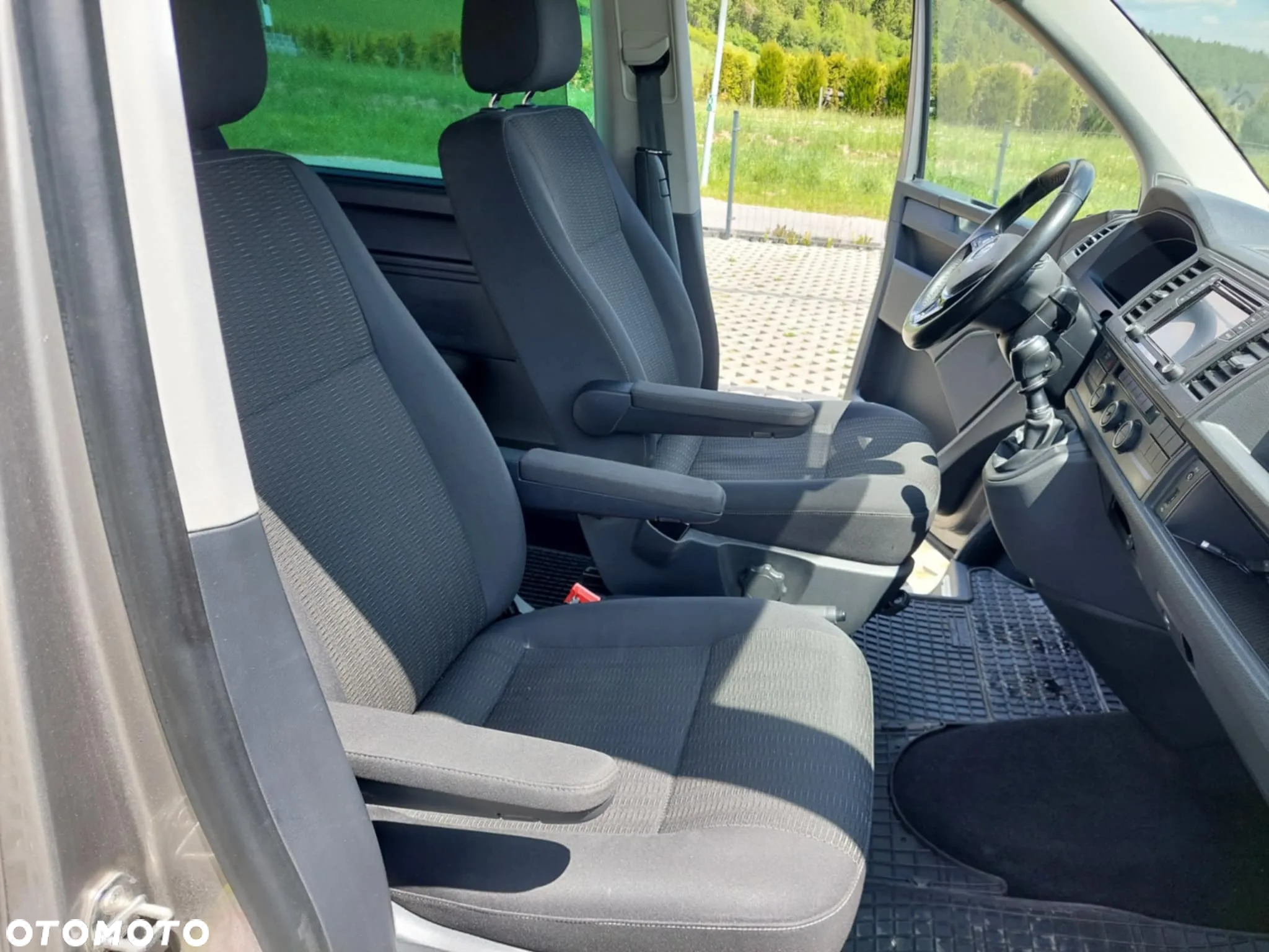 Volkswagen Caravelle 2.0 TDI L2 Comfortline 4Motion - 24