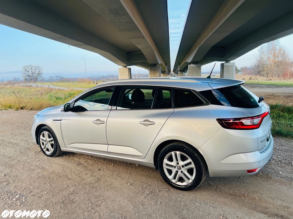 Renault Megane BLUE dCi 115 EDC BUSINESS EDITION - 4