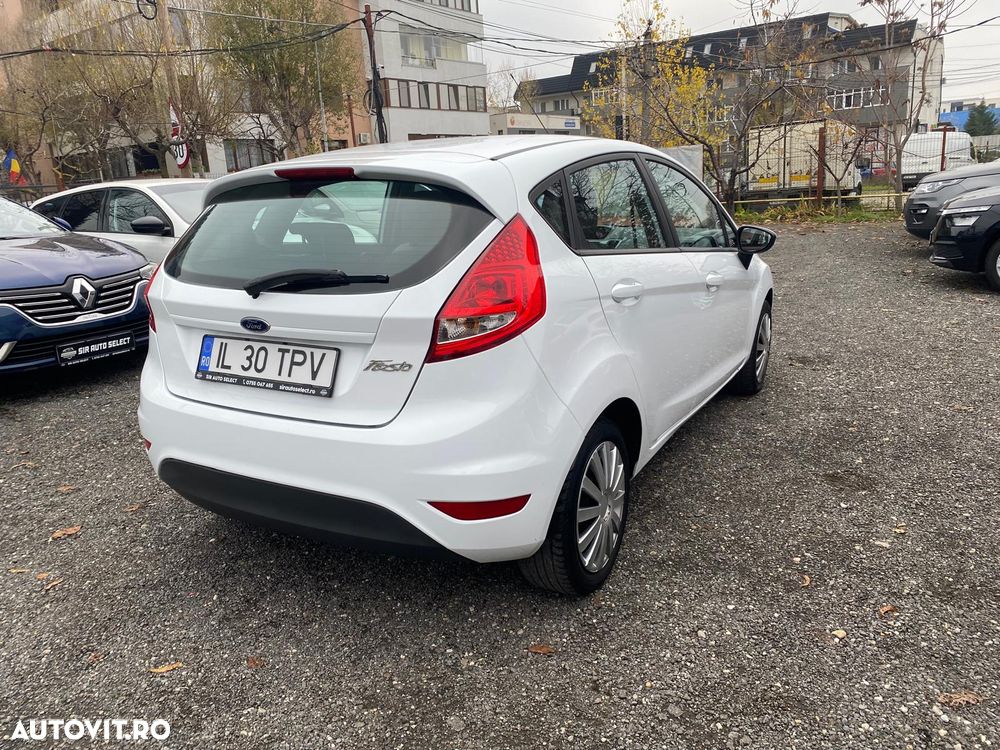 Ford Fiesta 1.25i Ambiente - 11