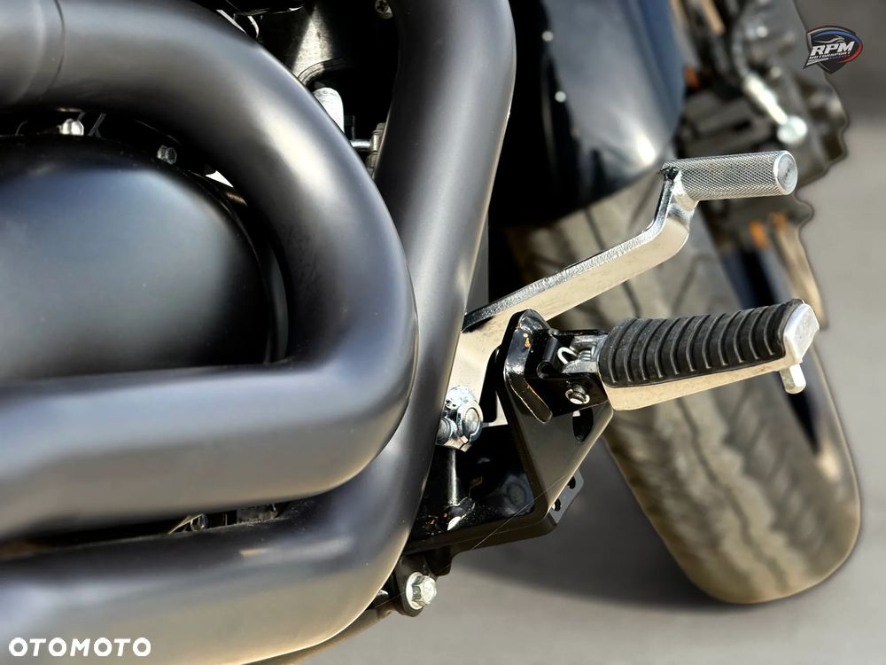 Suzuki Boulevard - 27