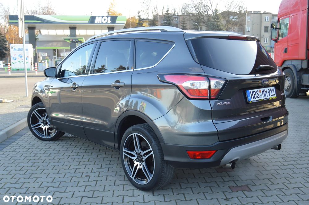 Ford Kuga 1.5 EcoBoost 2x4 Titanium - 4