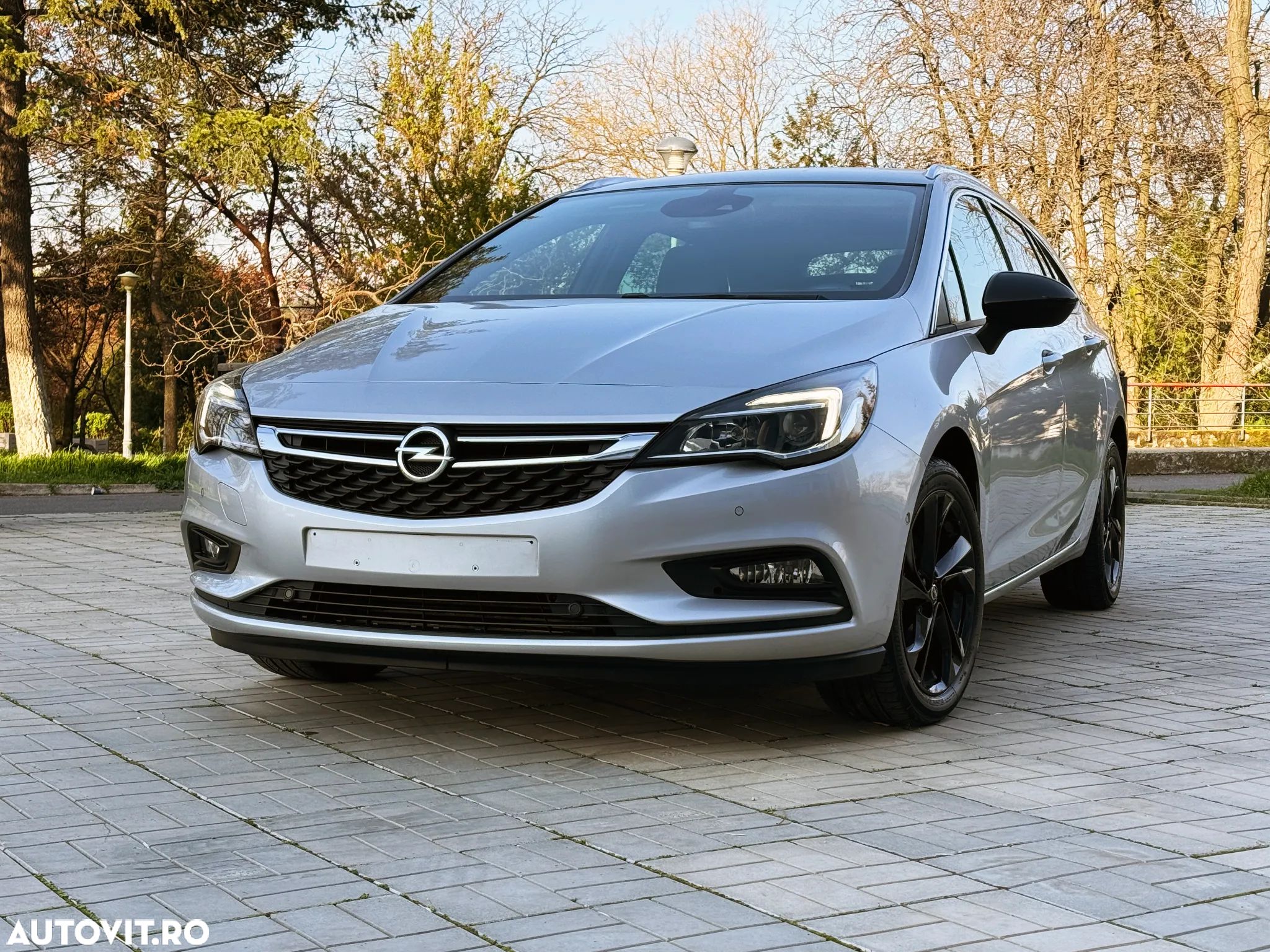 Opel Astra 1.0 Turbo Start/Stop Sports Tourer Edition - 1