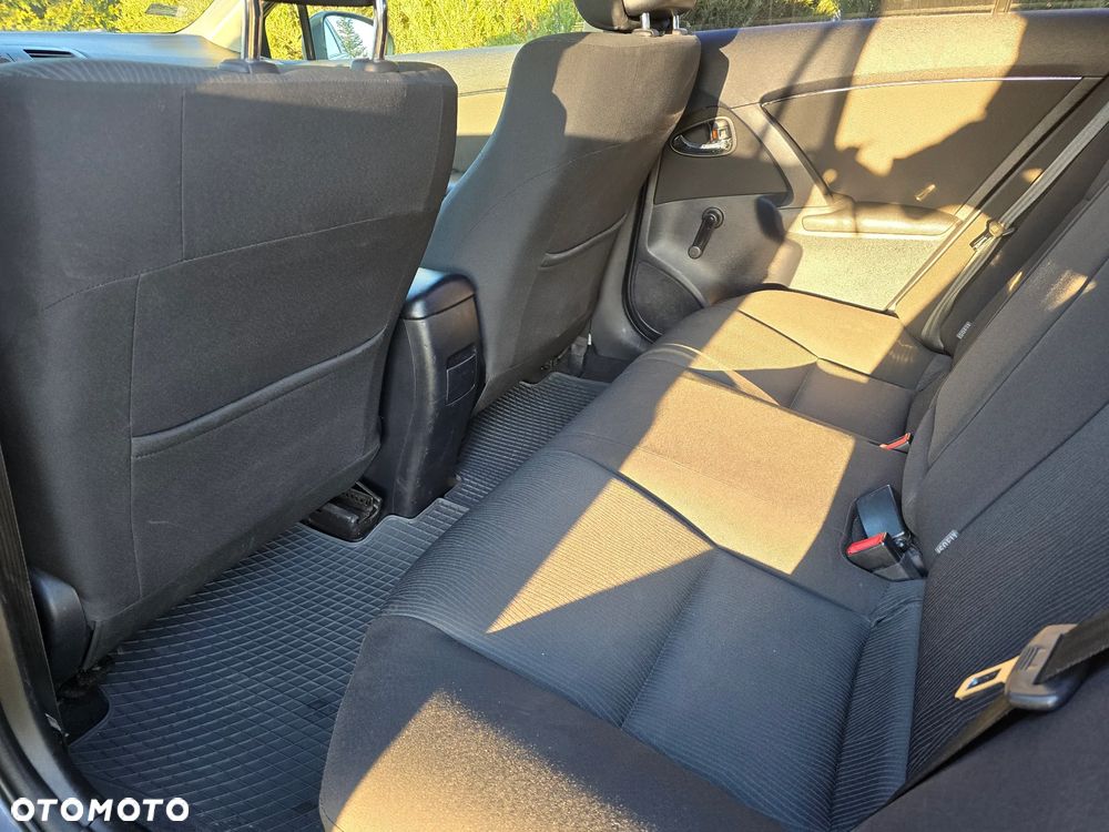 Toyota Avensis 2.0 D-4D Luna - 10