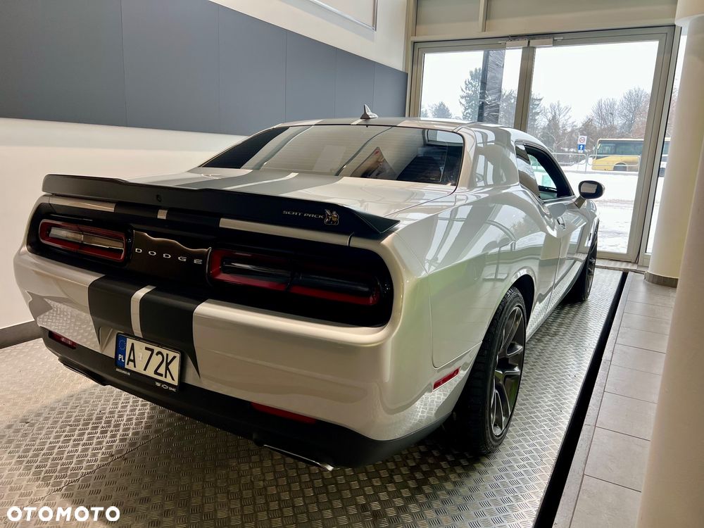 Dodge Challenger 6.4 Scat Pack - 4