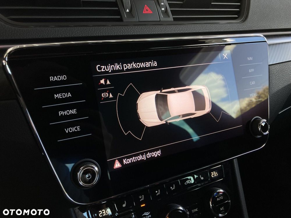 Skoda Superb 2.0 TDI SCR Sportline DSG - 20