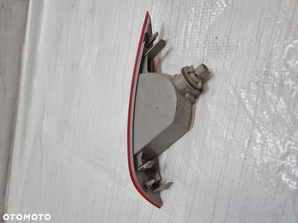 FORD FOCUS MK3 LIFT LAMPKA PRZECIWMGIELNA W ZDERZAK PRAWY TYŁ  F1EB15K272A - 6