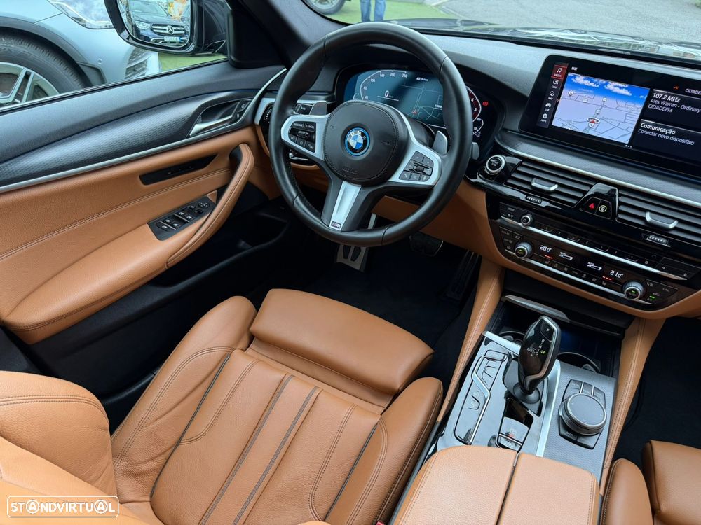 BMW 530 e Pack M - 25