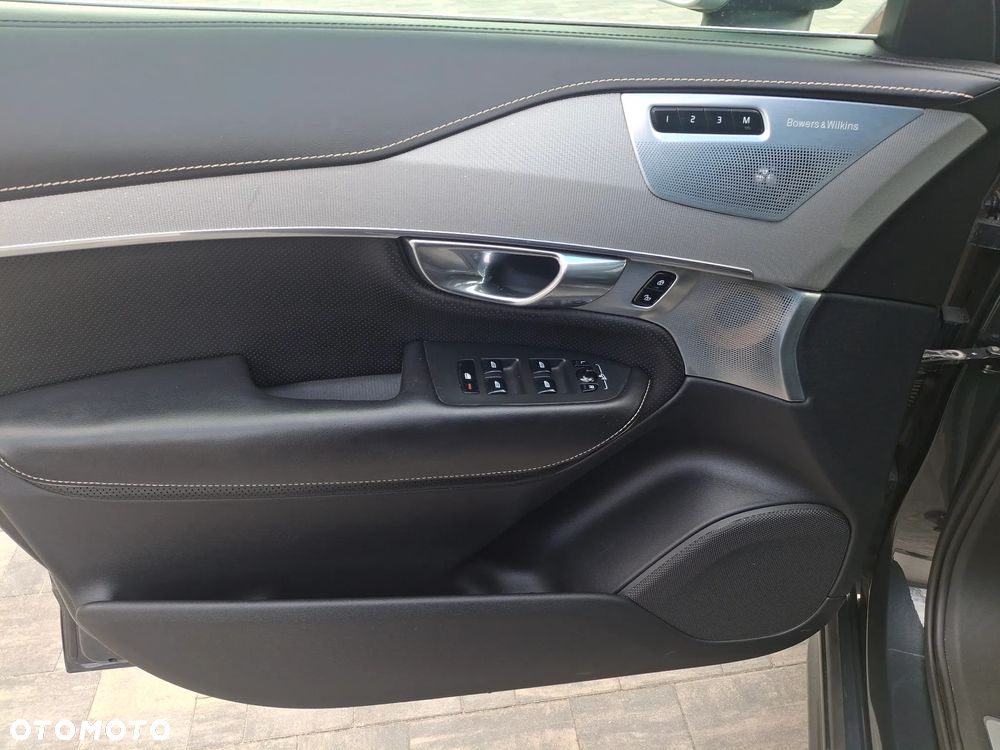 Volvo XC 90 D5 AWD Geartronic RDesign - 25