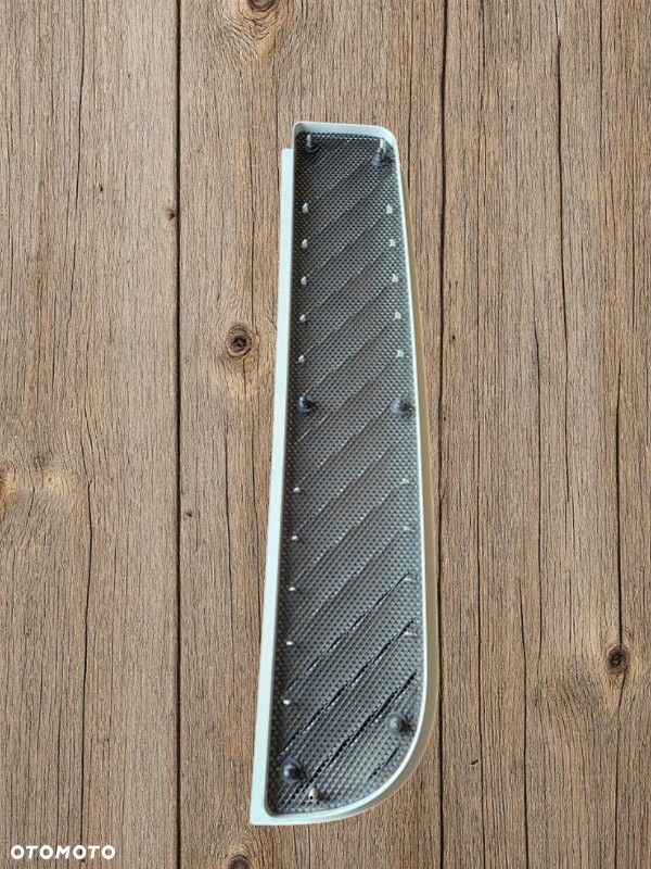 KRATKA WLOTU POWIETRZA KOMINA BIAŁA DAF XF 106 EURO 6 - 2