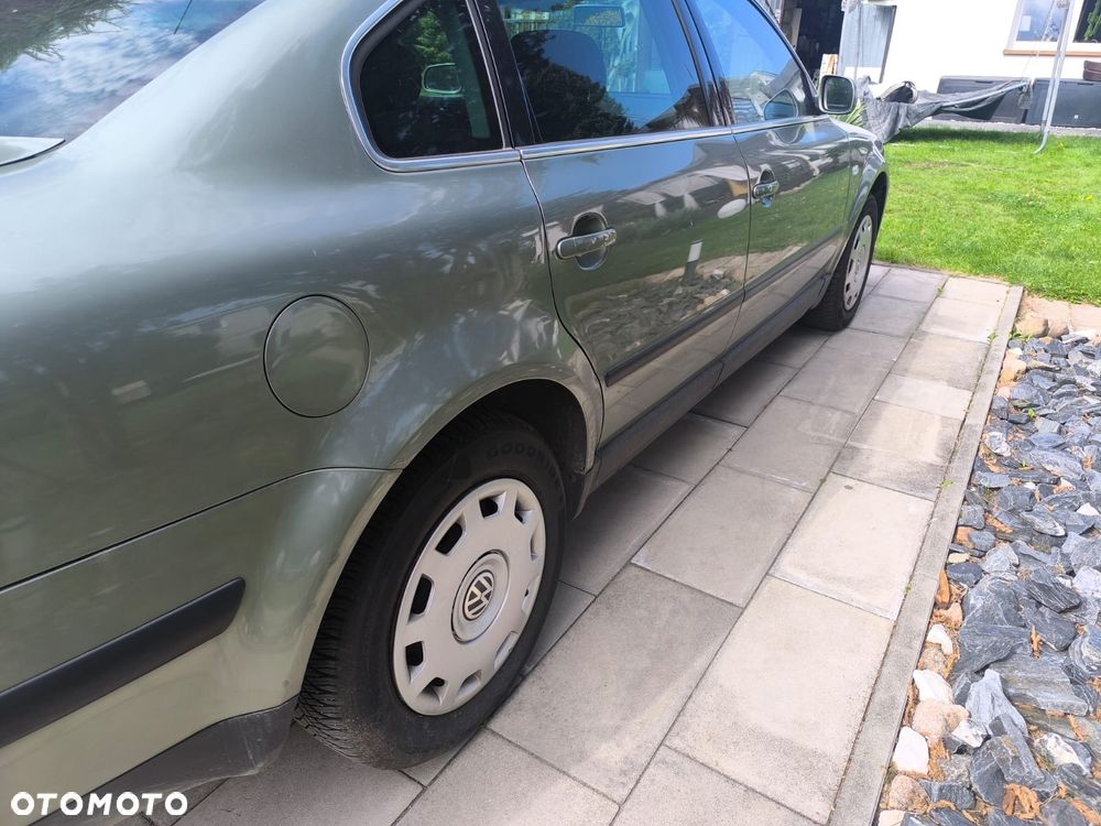 Volkswagen Passat 1.6 Comfortline - 6