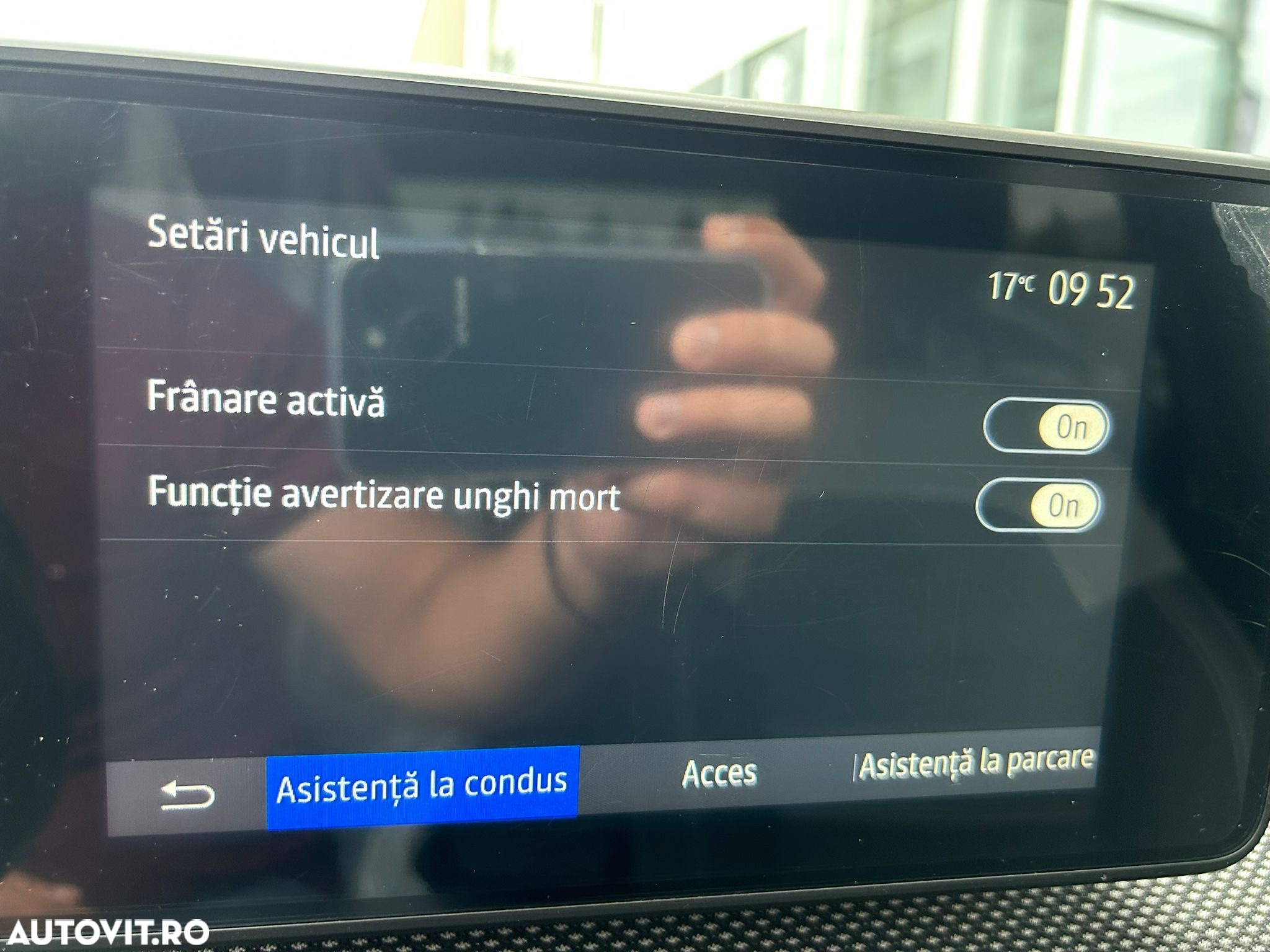 Dacia Logan TCe 90 Essential - 17