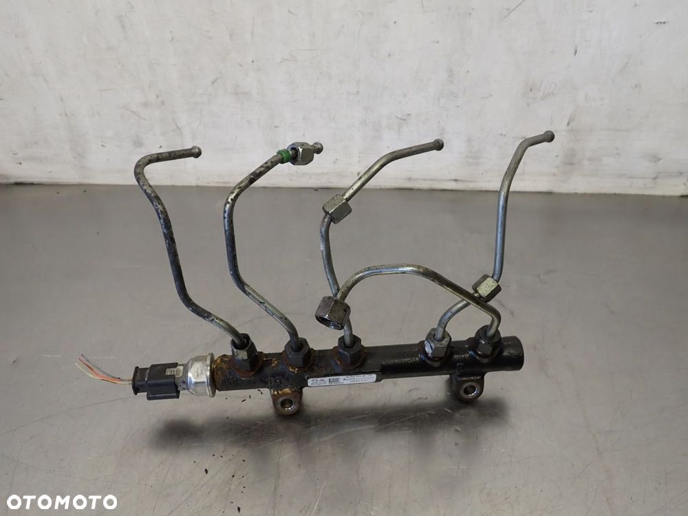 LISTWA WTRYSKOWA PEUGEOT 301  9685297580 - 3