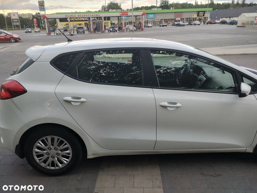 Kia Ceed - 8