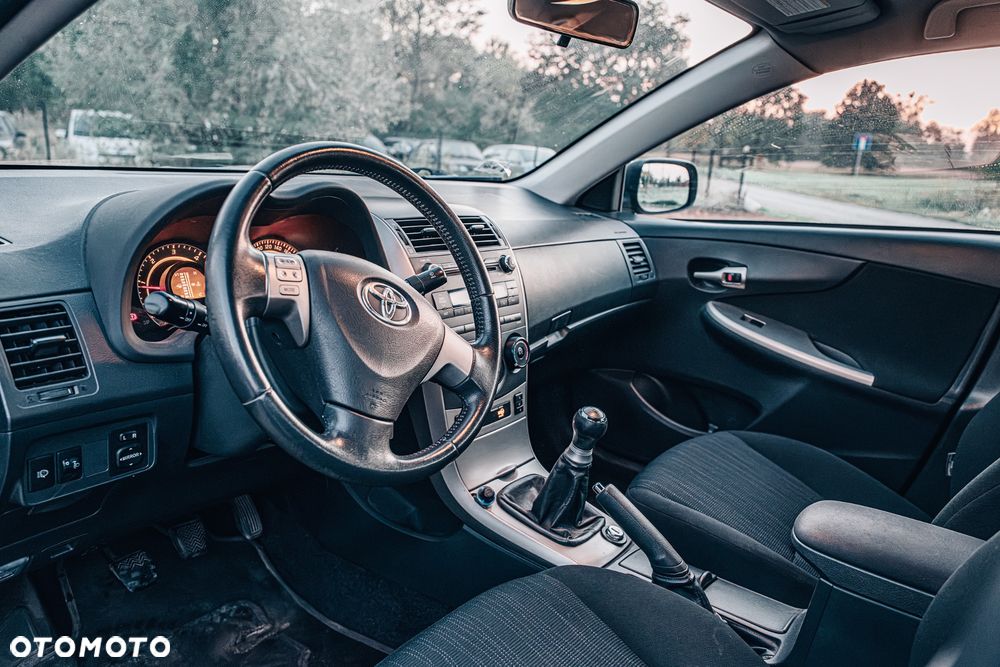 Toyota Corolla - 5