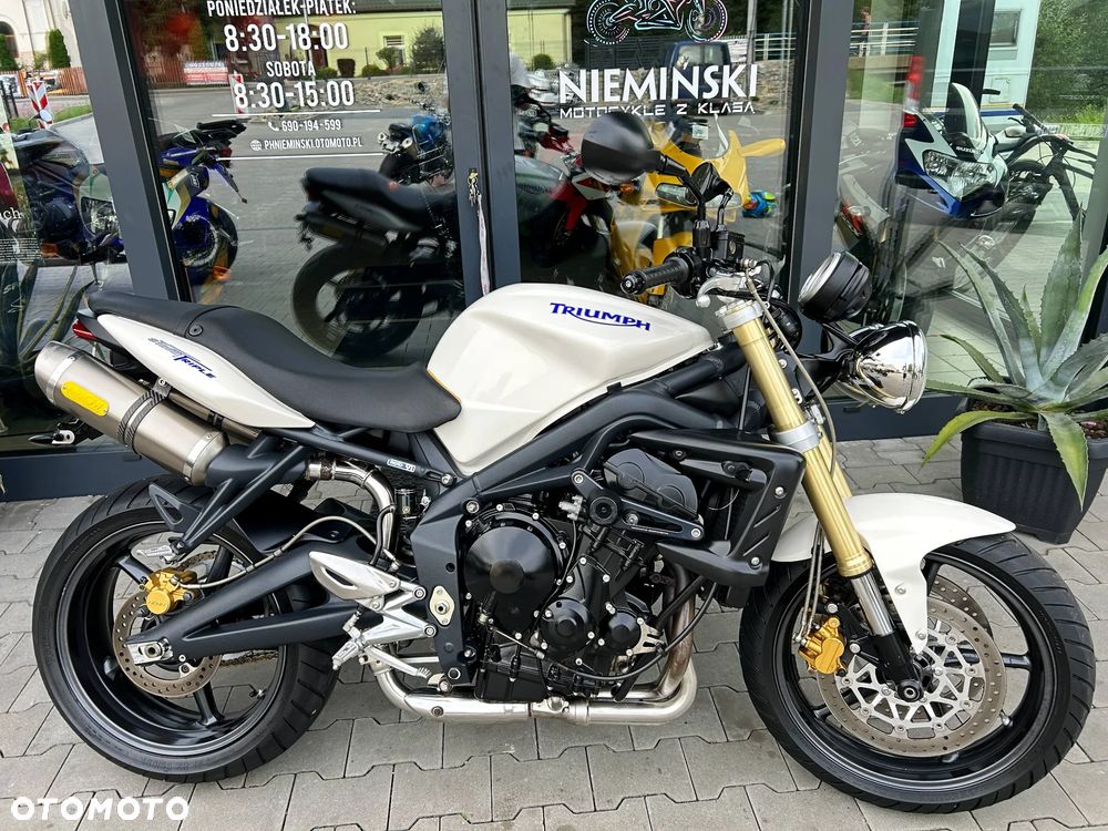 Triumph Street Triple - 22