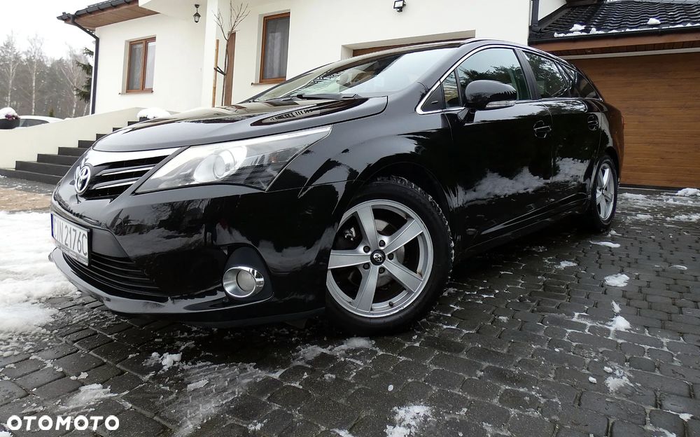 Toyota Avensis 1.8 Premium - 32