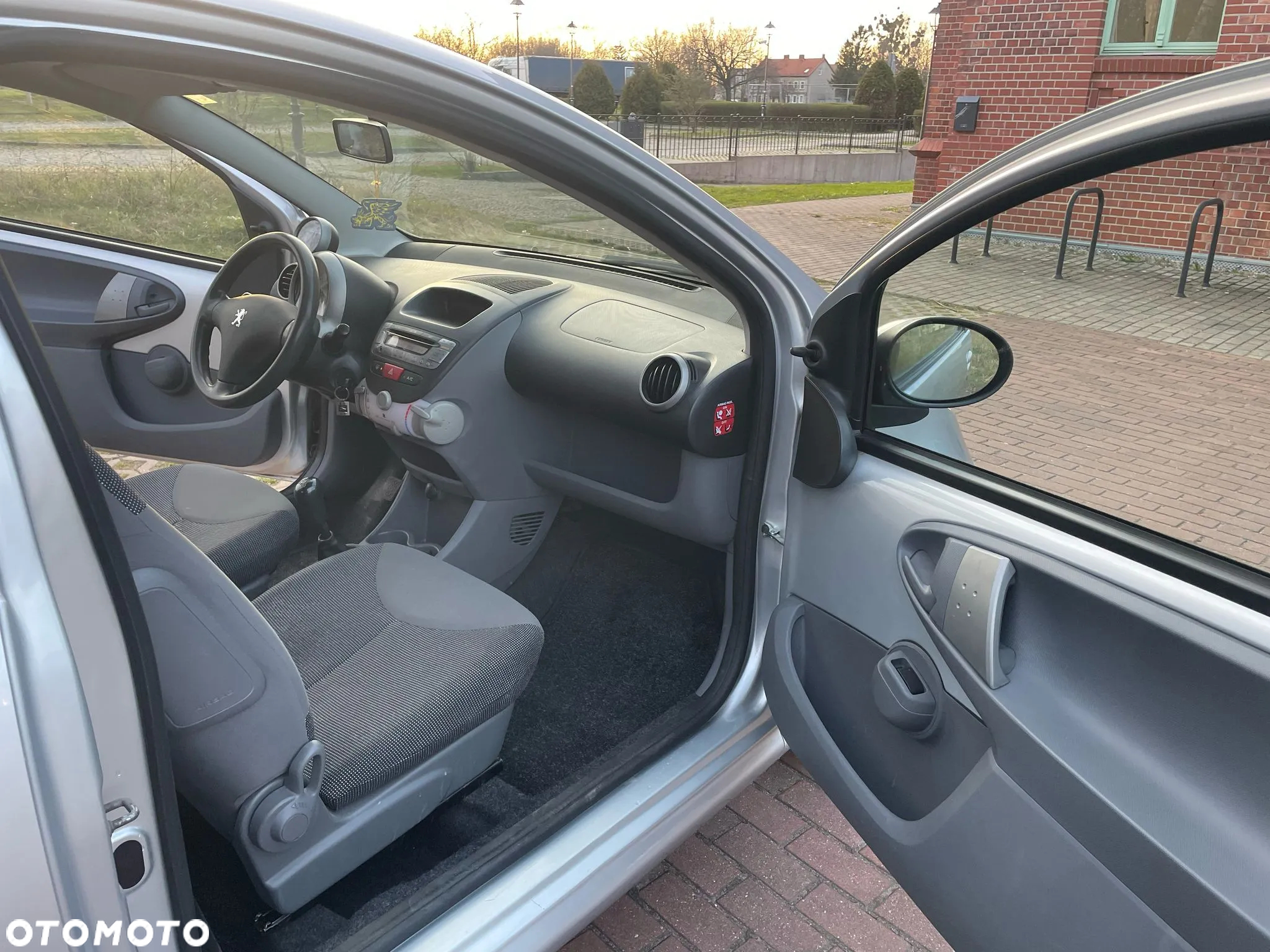 Peugeot 107 1.0 Trendy - 8
