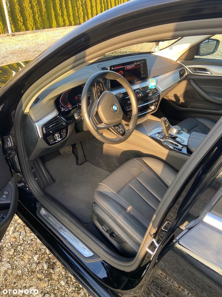 BMW Seria 5 520d Touring - 11
