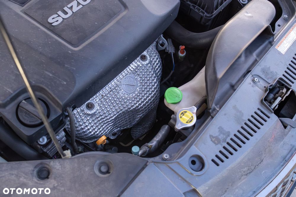 Suzuki Kizashi 2.4 Sport 4WD CVT - 27