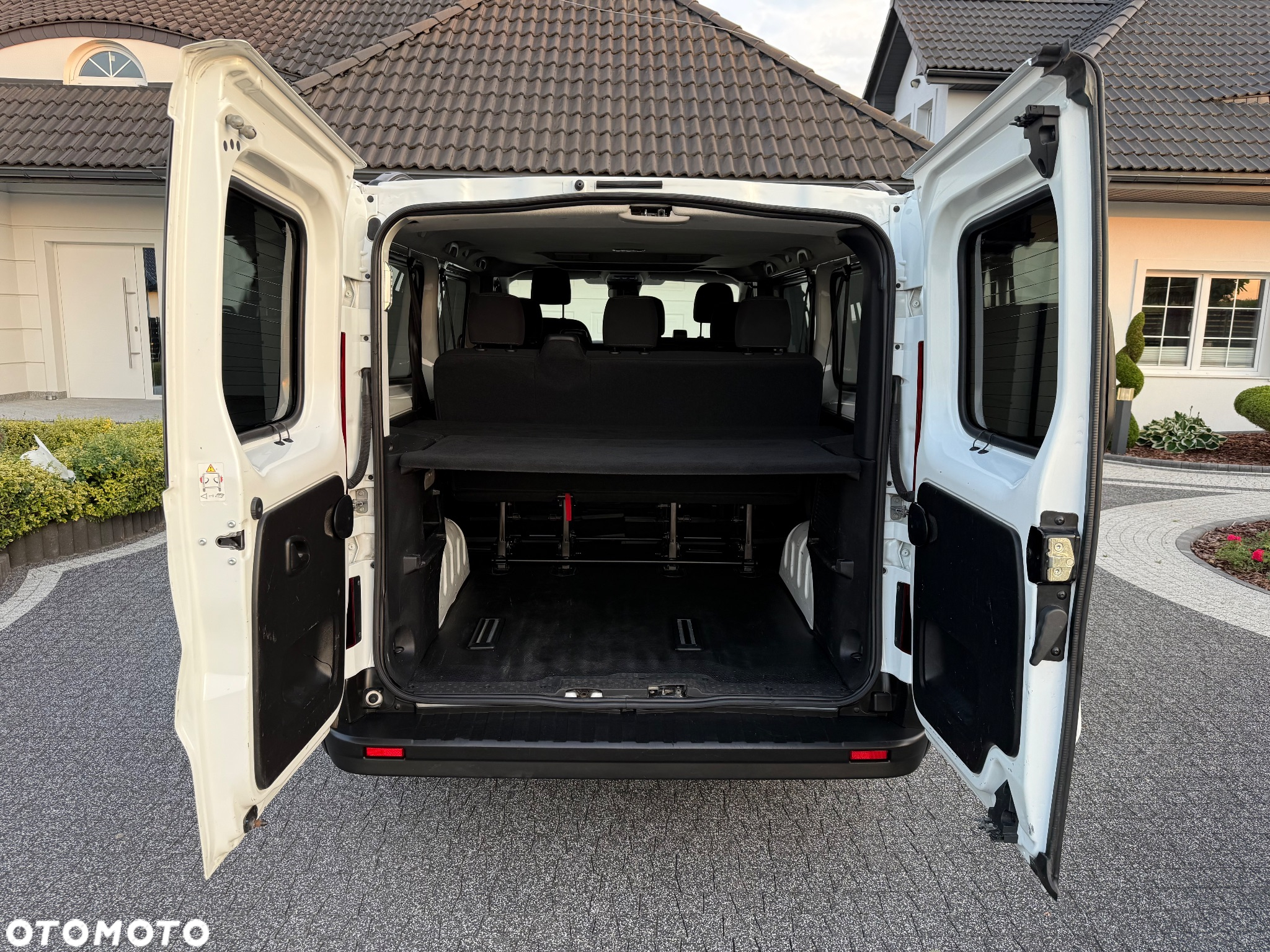 Renault Trafic 2.0 dCi L2H1 HD Extra (bryg.) - 18