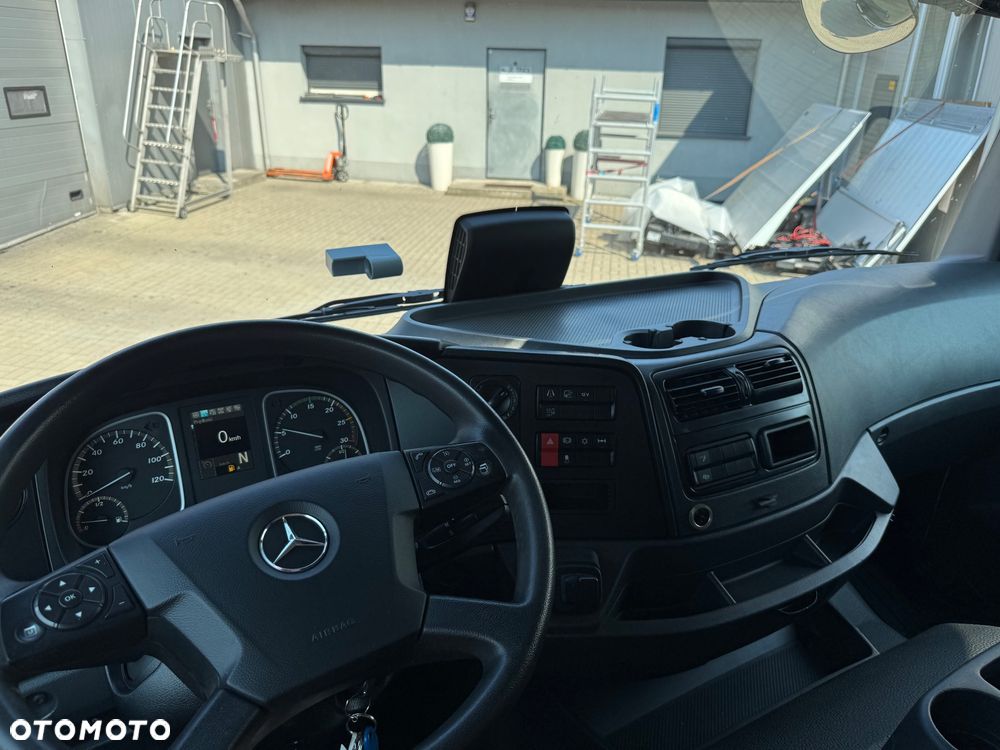 Mercedes-Benz ATEGO - 28