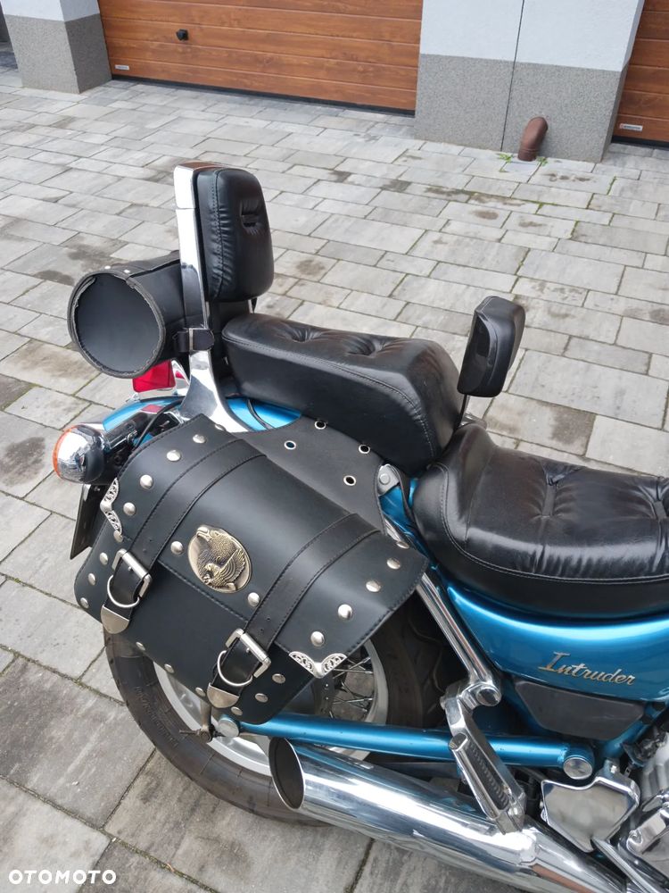 Suzuki Intruder - 13