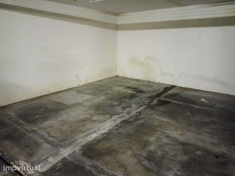 Garagem fechada para 2 veiculos central - Grande imagem: 4/5