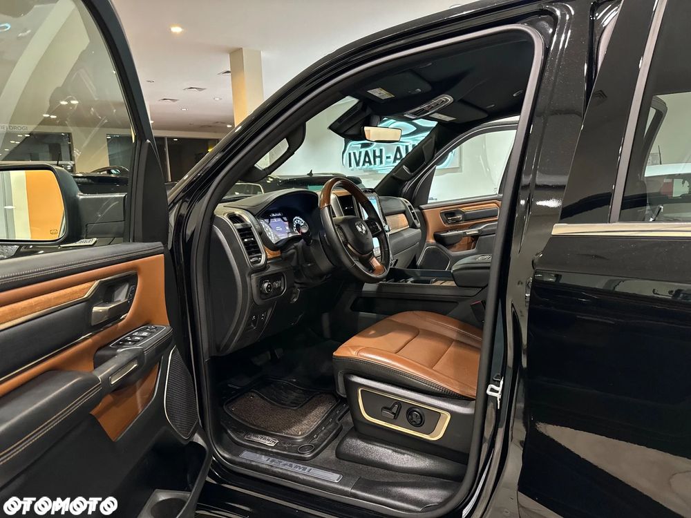 RAM 1500 Crew Cab Longhorn - 24