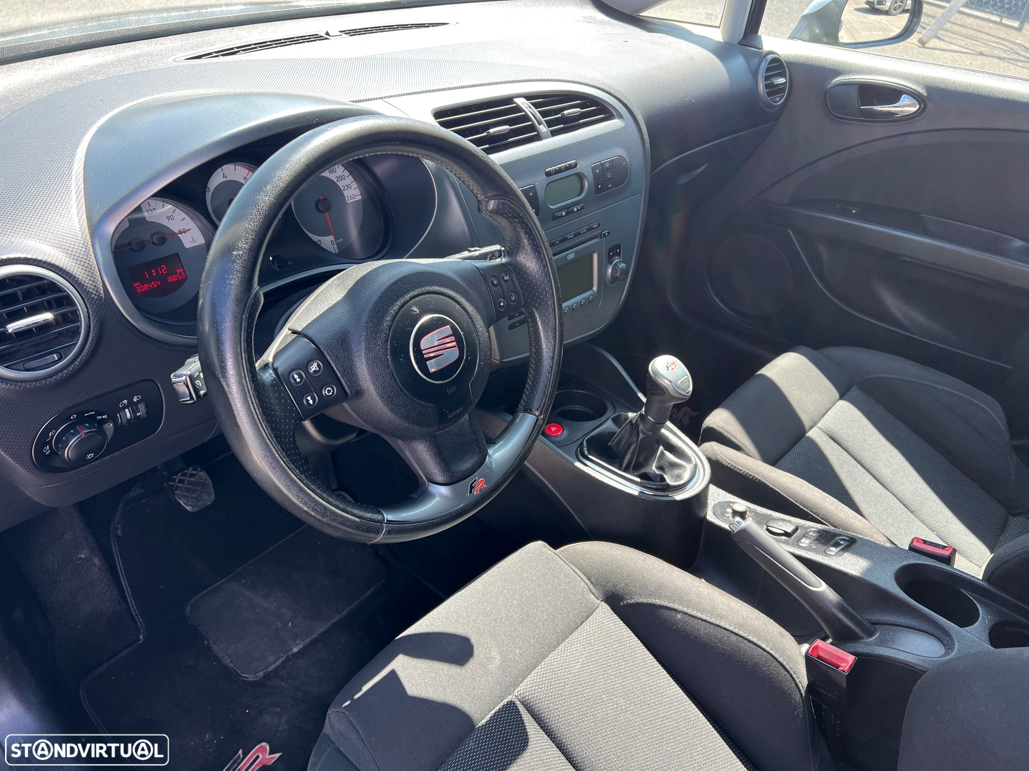 SEAT Leon 2.0 TDI FR 18 Tiago Monteiro - 40