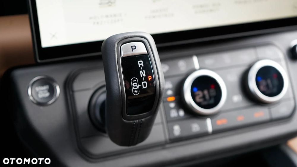 Land Rover Defender 3.0 D350 mHEV X-Dynamic HSE - 25
