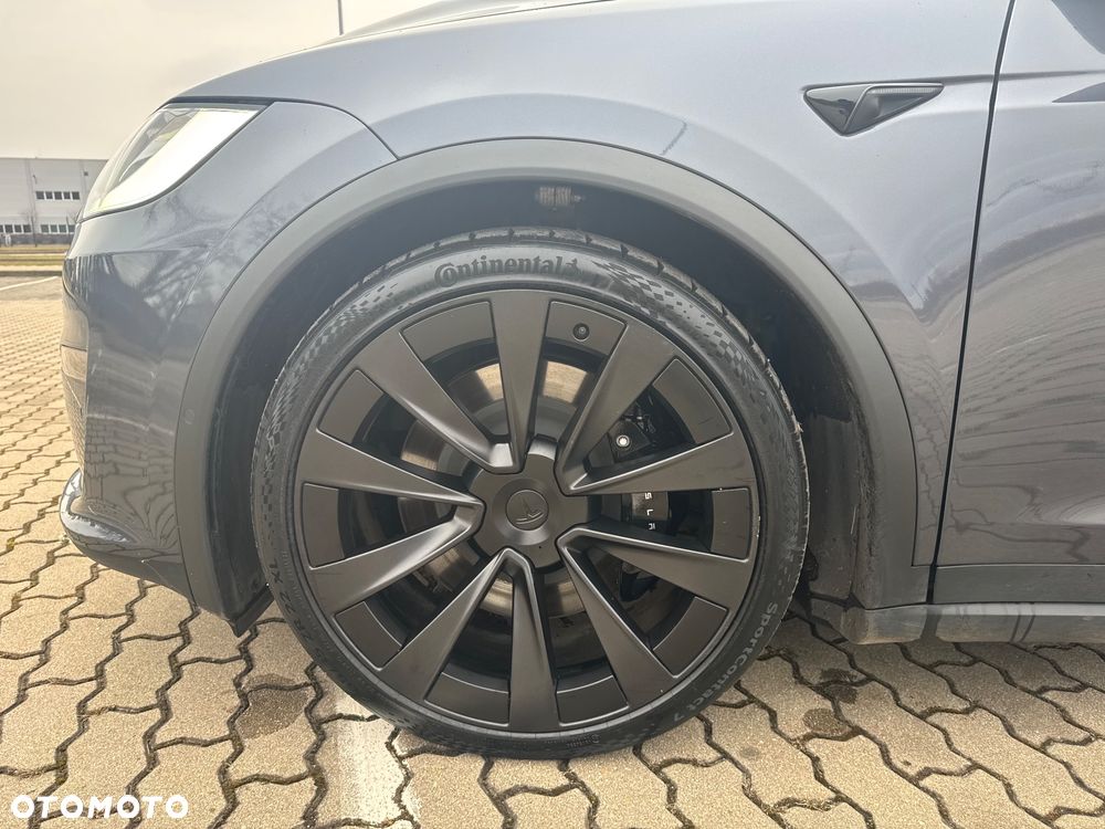 Tesla Model X Plaid - 9