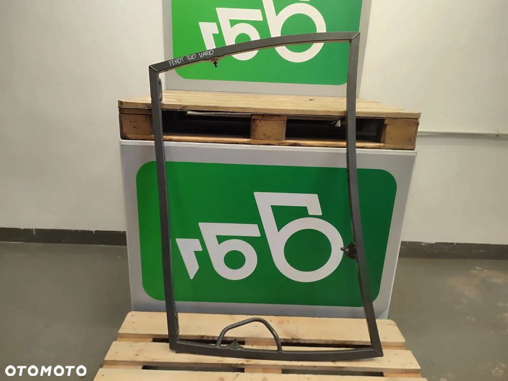 Ramka szyby przedniej H350810110030 Fendt 720 Vario - 1
