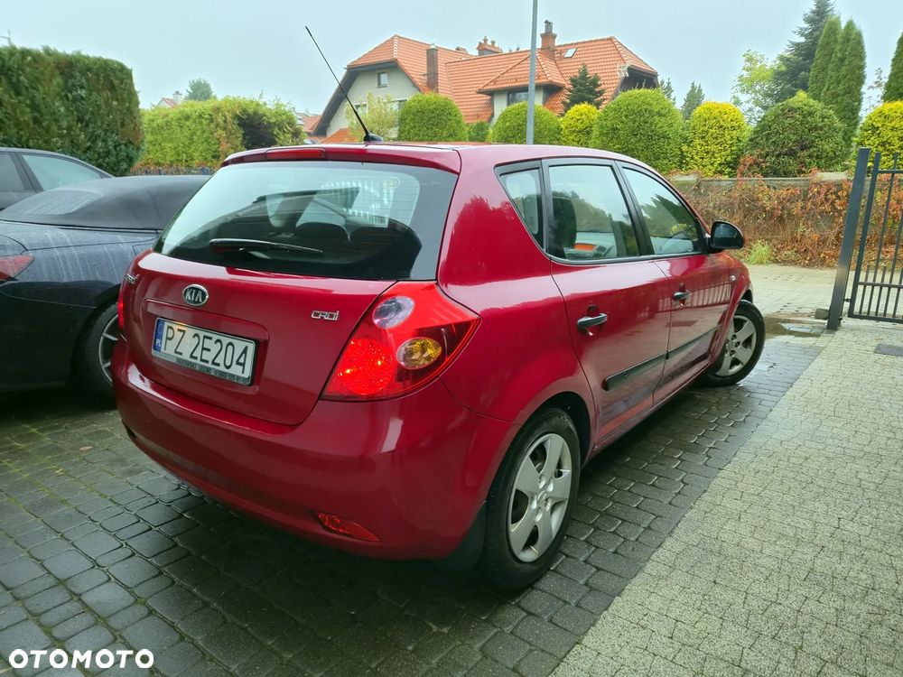 Kia Ceed Cee'd 1.6 Crdi Comfort + - 4