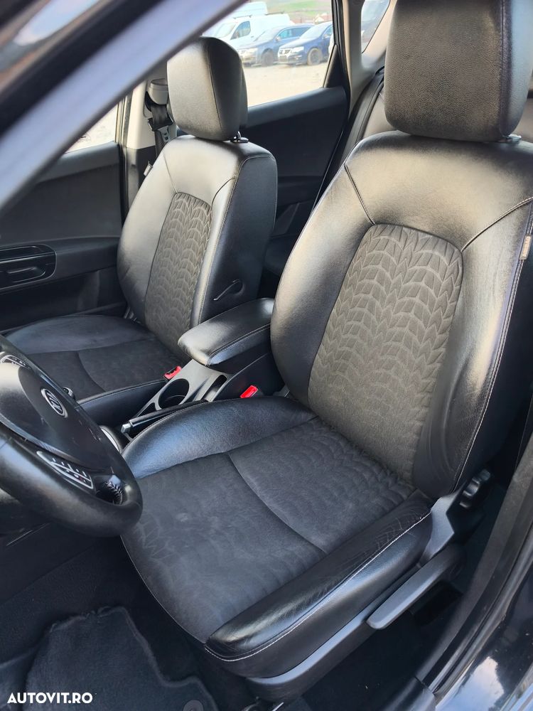 Kia Ceed - 16