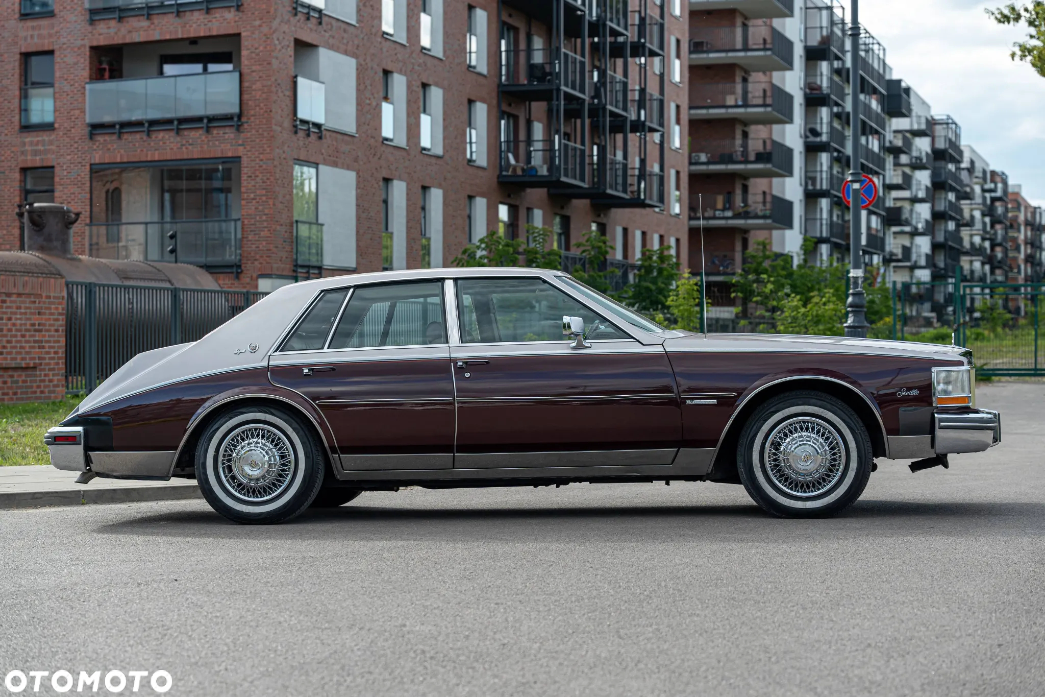 Cadillac Seville - 13