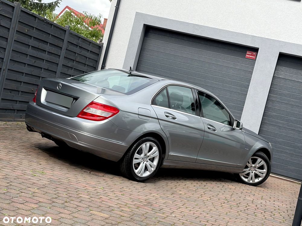 Mercedes-Benz Klasa C 180 Kompressor BlueEFFICIENCY Elegance - 16